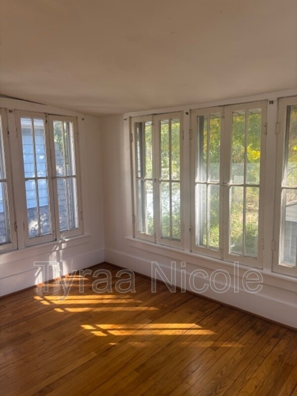 Building Photo - 4235 Glendale Ave