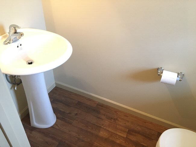 Building Photo - 301 Lakeside Crossing