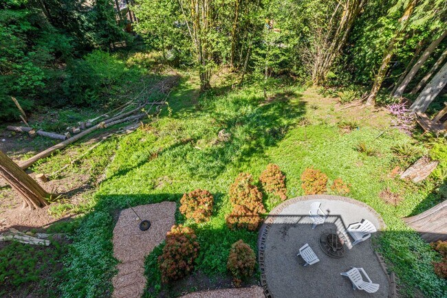 Building Photo - 3 Bed, 3 Bath Custom Built Home in Sudden Valley