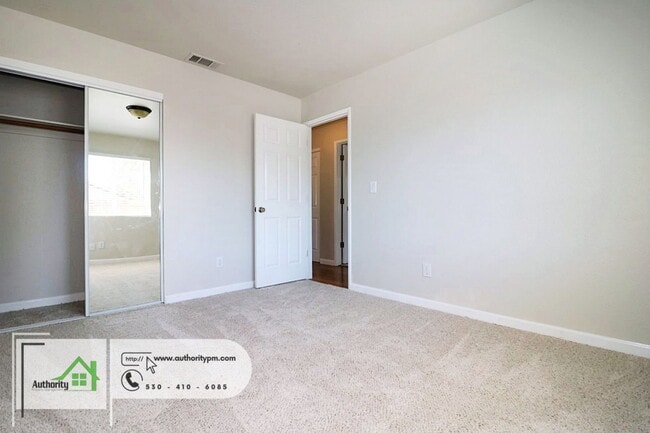 Building Photo - 3657 Santa Rosa Way