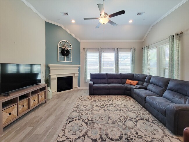 Building Photo - 18727 Evanhale Bend Dr