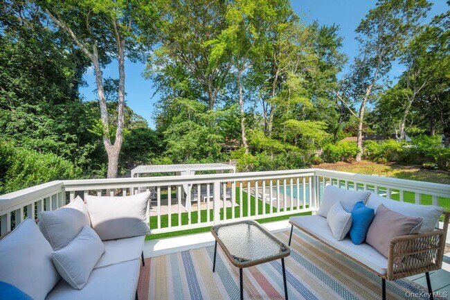 Building Photo - 9 Pine Tree Rd