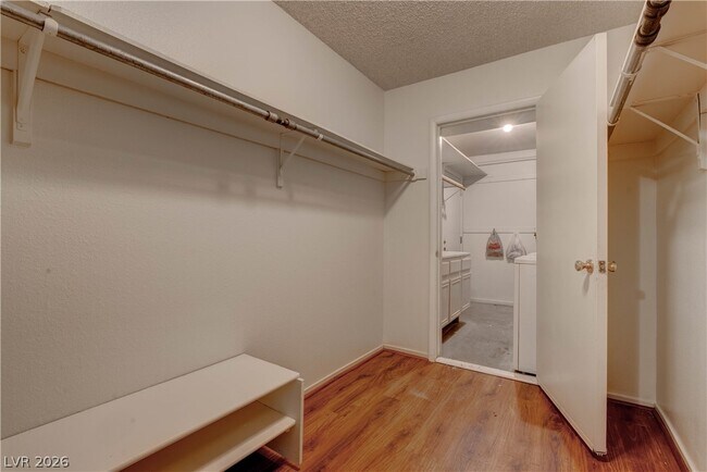 Building Photo - 3905 Landsdown Pl