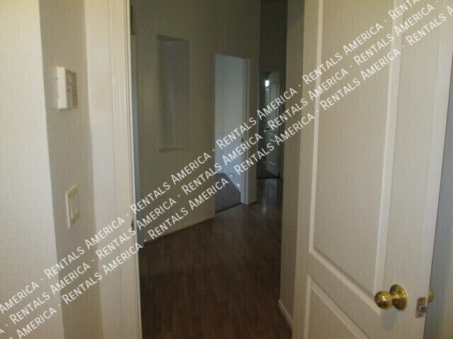 Building Photo - 10845 E Dragoon Ave