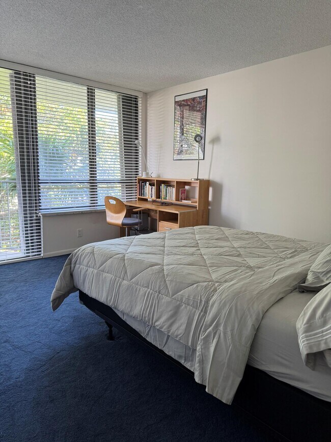 Building Photo - 799 Jeffery St