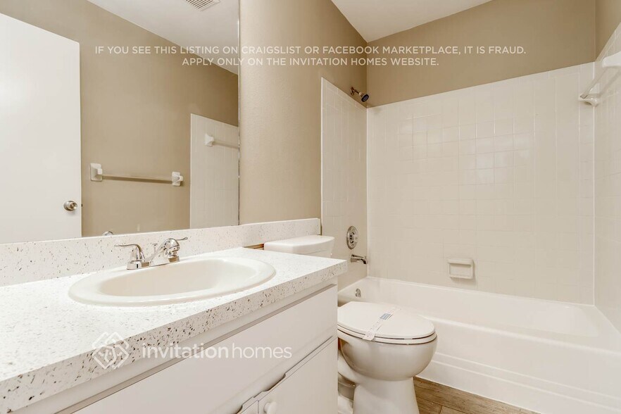 Building Photo - 3242 Centerwood Dr