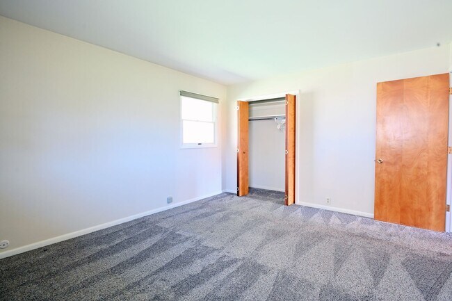 Building Photo - 272 WY-335