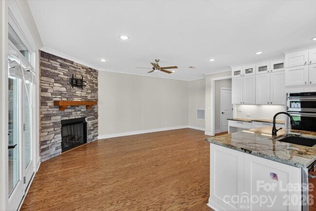 Building Photo - 5201 Valley Stream Rd