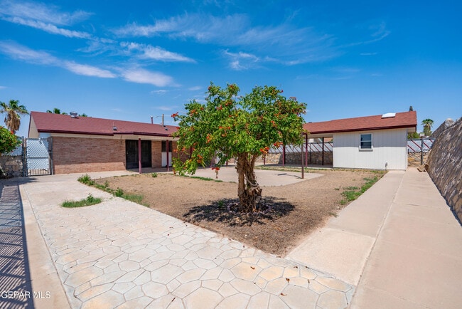 Building Photo - 11516 Meadowbrook Dr
