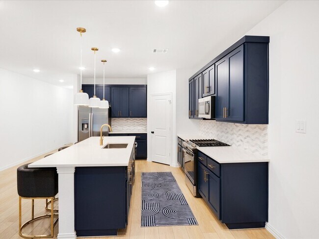 Building Photo - 2116 Sunnymede Dr