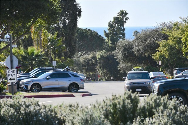 Building Photo - 2120 Palos Verdes Dr W