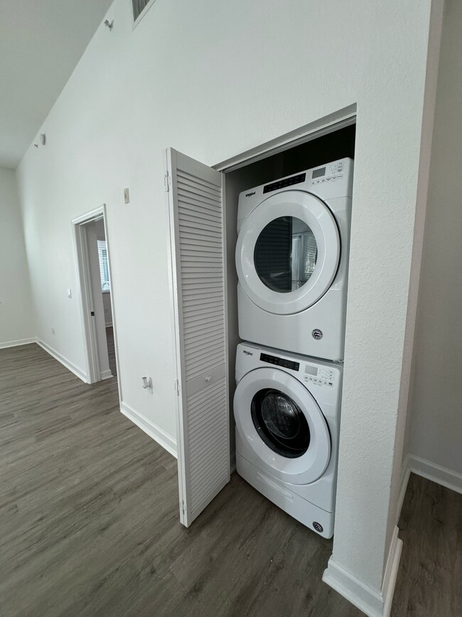 Laundry - 8235 Lake Dr
