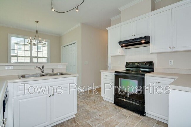 Building Photo - 1111 Hunters Cove