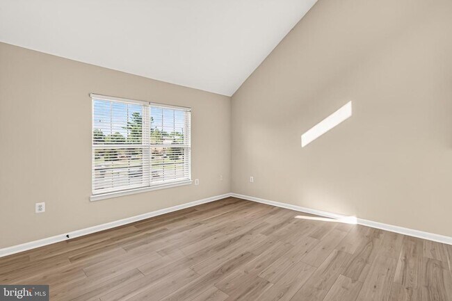 Building Photo - 6126 Madison Crest Ct