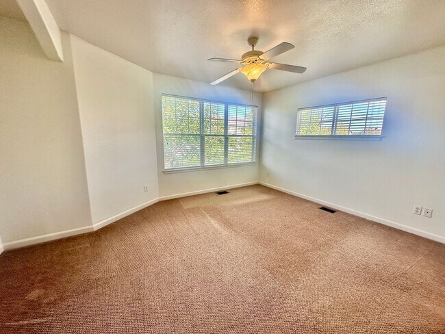 Building Photo - 6345 Chardonnay St