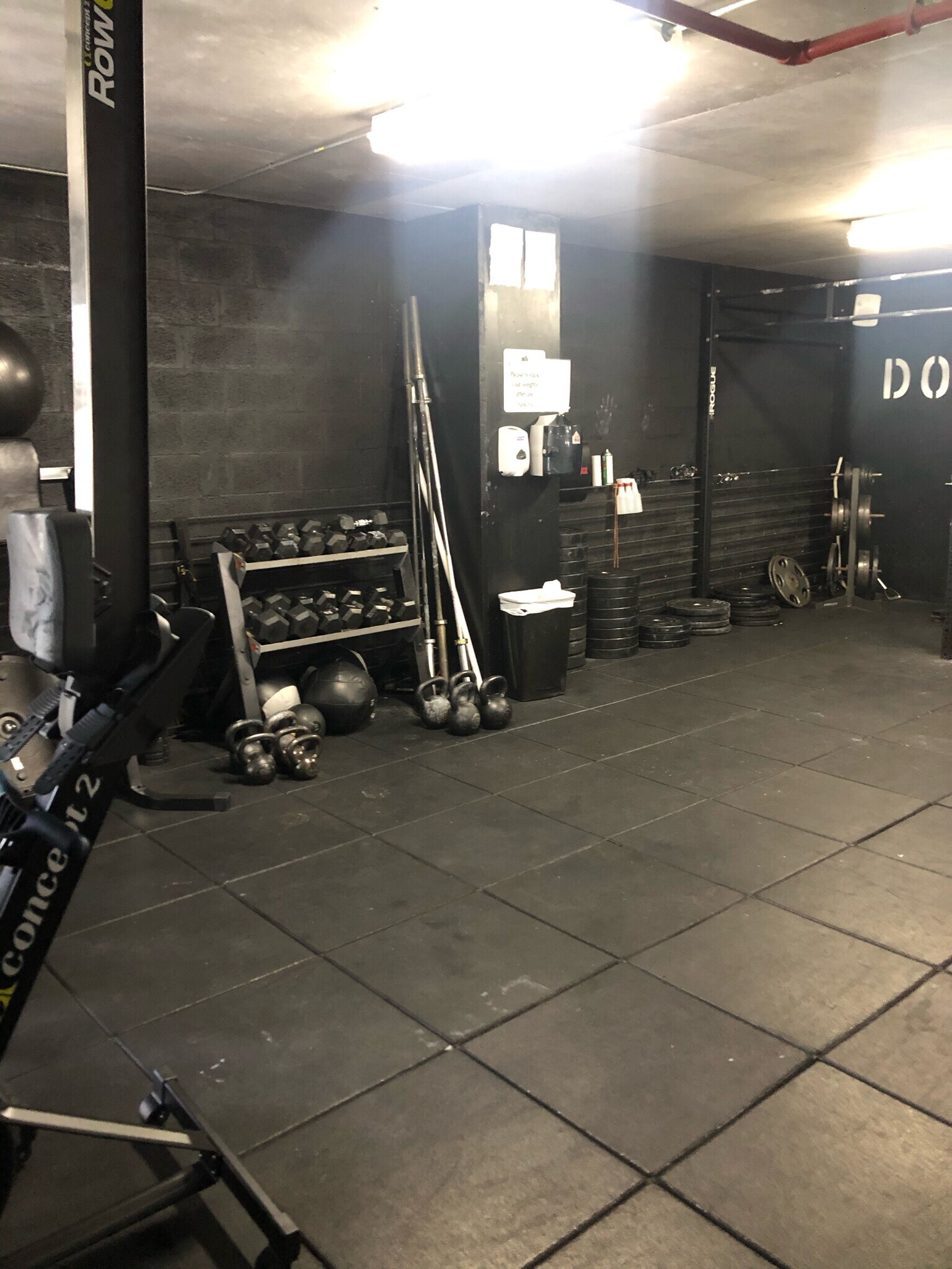 Building Photo - 690 SW 1st Ave