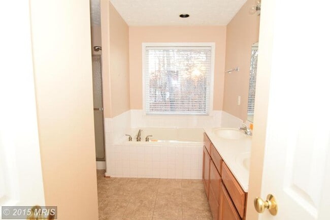 Building Photo - 10122 Chesney Dr