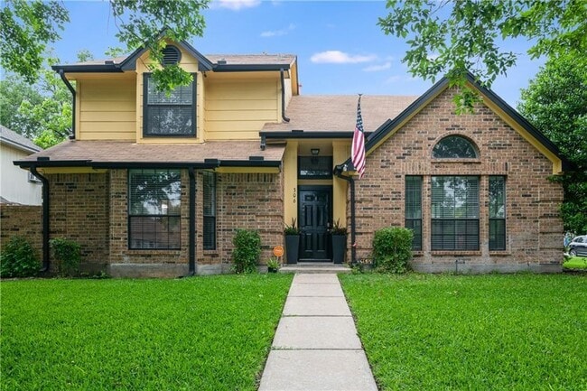 Primary Photo - 306 Applewood Dr