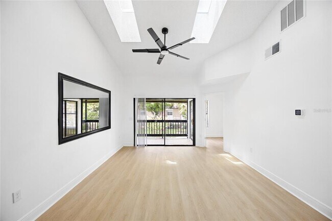 Building Photo - 3118 S Semoran Blvd
