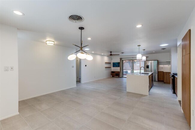 Building Photo - 1903 Boxwood Ct