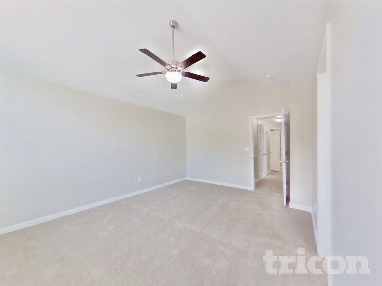 Building Photo - 3120 Far Emerald Land