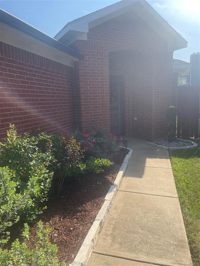 Building Photo - 1825 Kingsbrook Trail