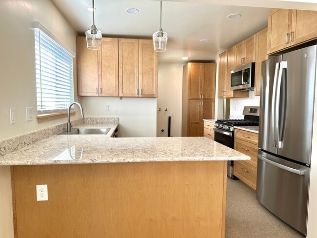 Building Photo - Beautifully Remodeled Unit on the East Side of Santa Barbara