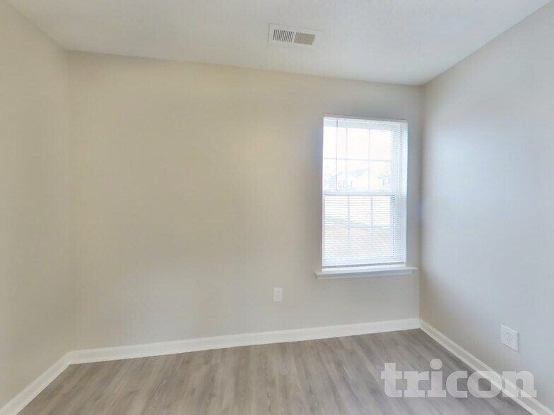 Building Photo - 3097 Teton Dr