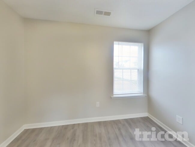 Building Photo - 3097 Teton Dr