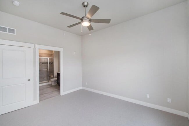 Building Photo - 6690 Crystal Downs Dr