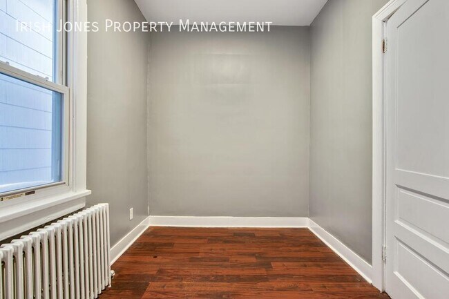 Building Photo - 190 Whitney Pl