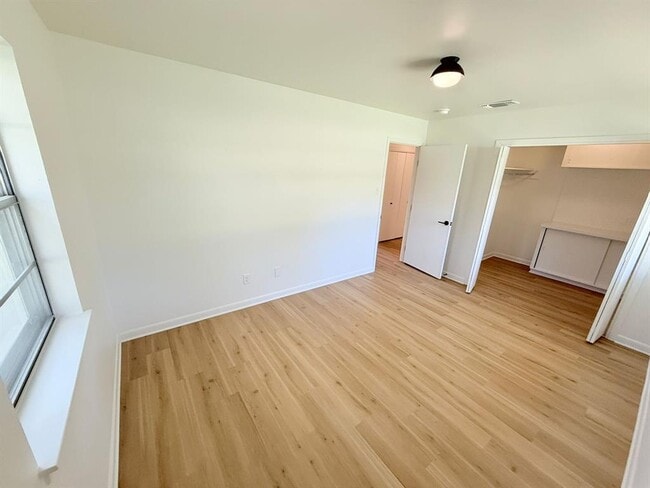 Building Photo - 209 W Mimosa Cir