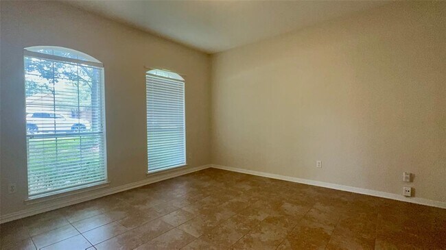 Building Photo - 10813 Redmond Rd