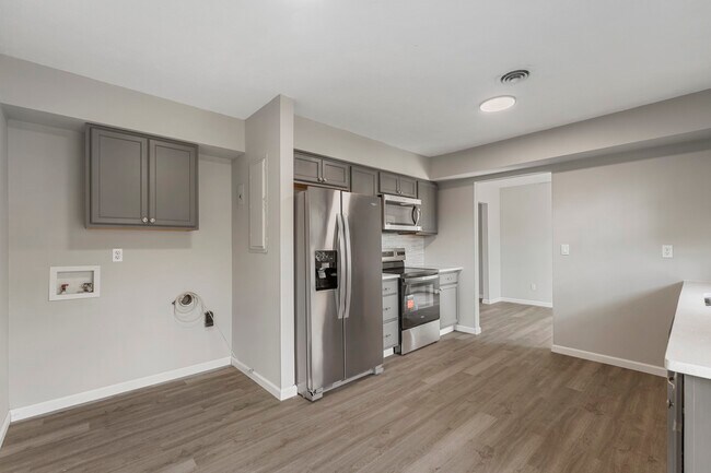 Building Photo - 4224 Ridgefield Ct