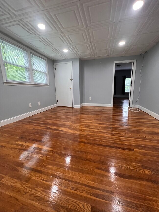 Living Room - 30 Arch St