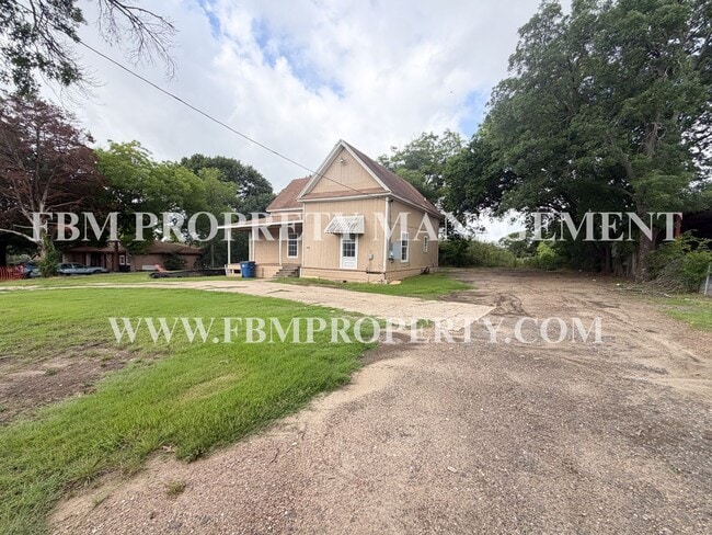 Building Photo - 1309 N Clay St