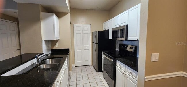 Building Photo - 2015 Reston Rd