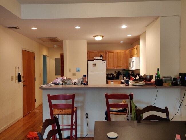 Building Photo - 1406 Beacon St
