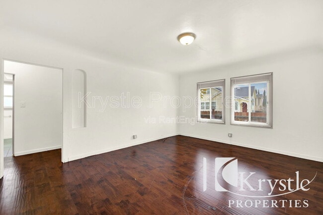 Building Photo - 241 Mayo Ave