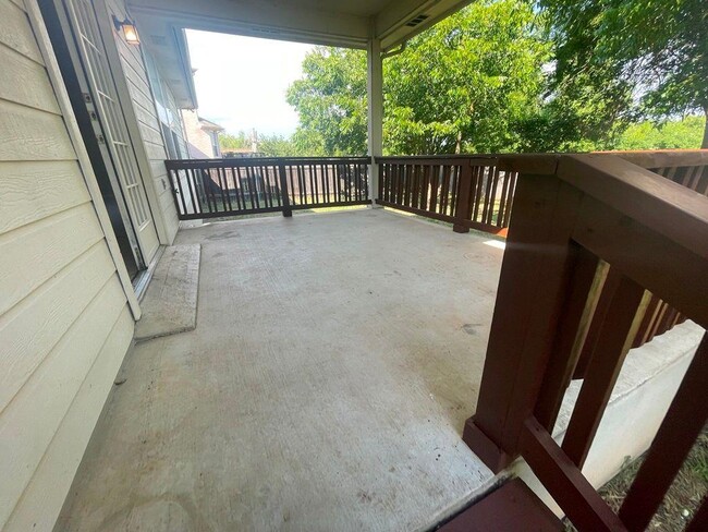 Building Photo - 6046 Ronchamps Dr