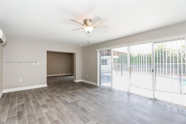 Building Photo - 11041 Glenwood Dr