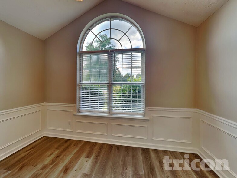 Building Photo - 5545 Amber Cove Way