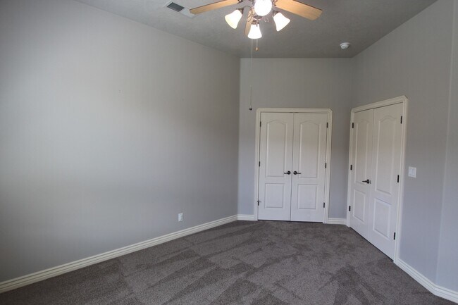 Building Photo - Spacious 3-Bed, 2-Bath Home with Open Floor Plan and Premium Amenities