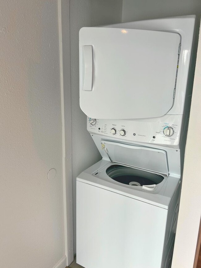 Building Photo - 4120 Third Ave