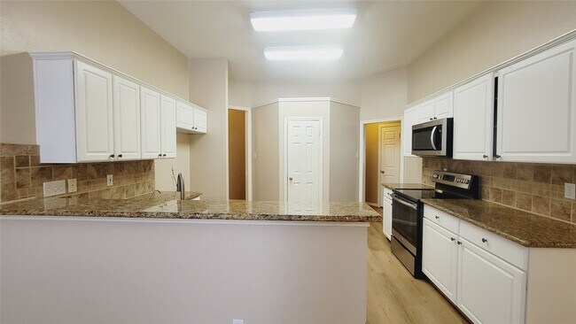 Building Photo - 16215 Brinton Ct