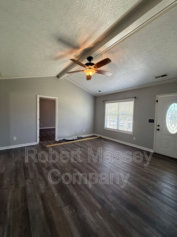 Building Photo - 137 Stone Creek Ct