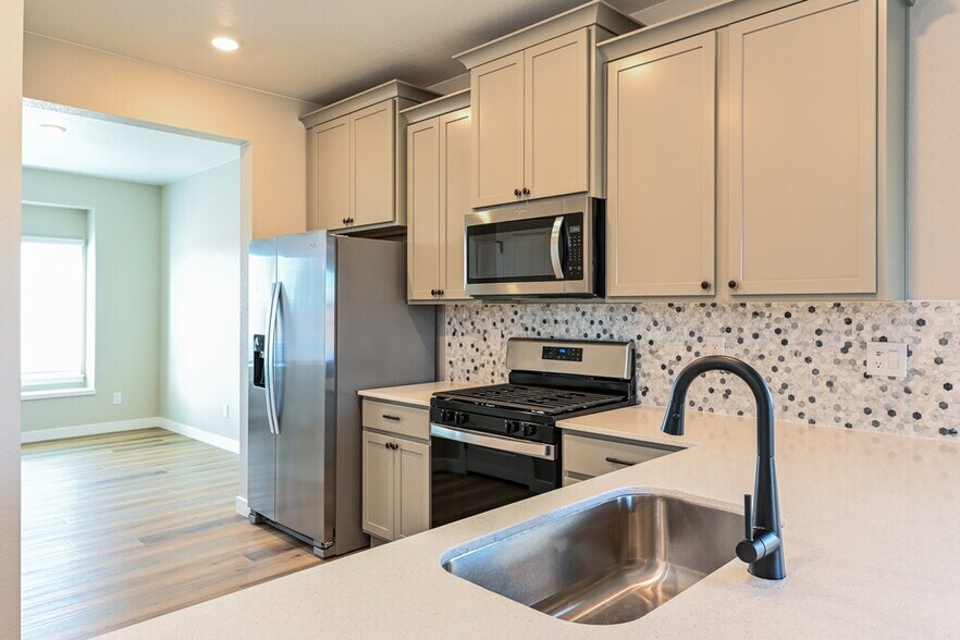 Building Photo - 9482 Yampa Ct