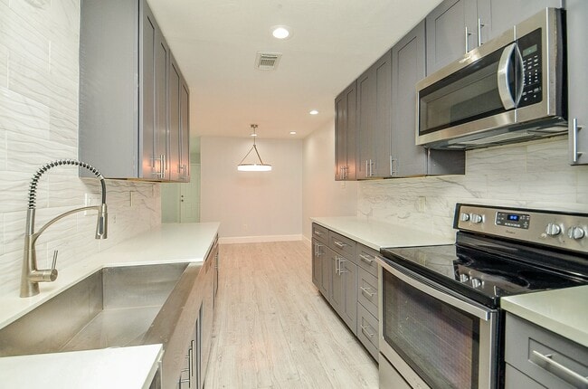 Building Photo - 12633 Memorial Dr