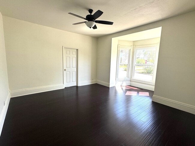 Building Photo - Historic Home for Rent in Downtown Siloam