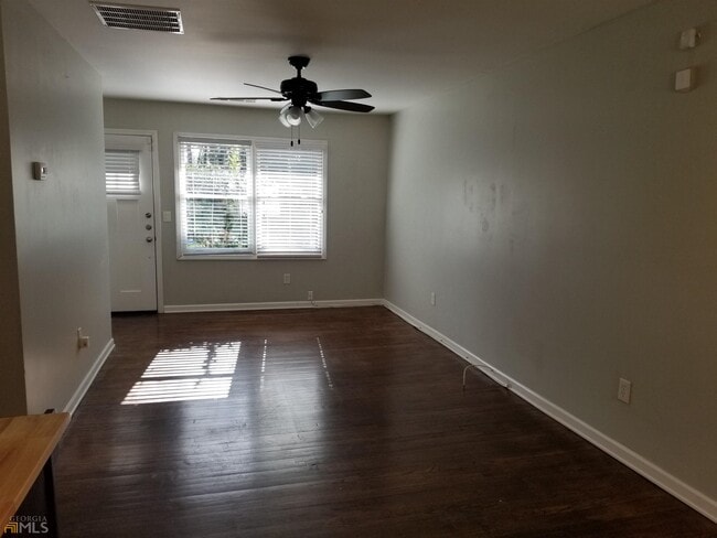 Building Photo - 2644 Farn Dr